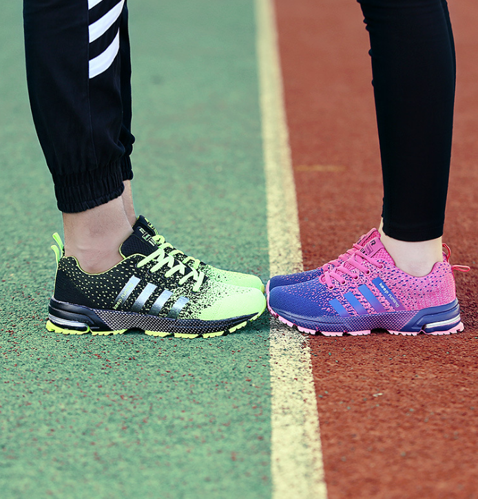 Selling couple sports shoes breathable mesh outdoor men and women running