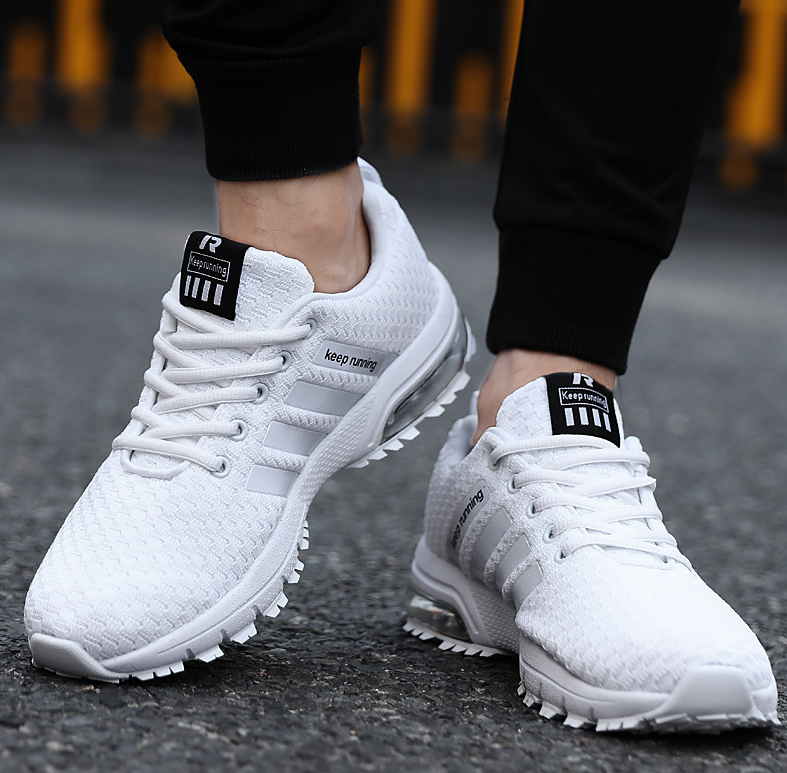 Selling couple sports shoes breathable mesh outdoor men and women running