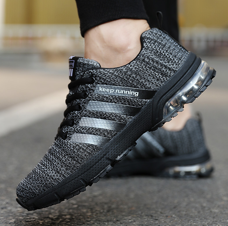Selling couple sports shoes breathable mesh outdoor men and women running