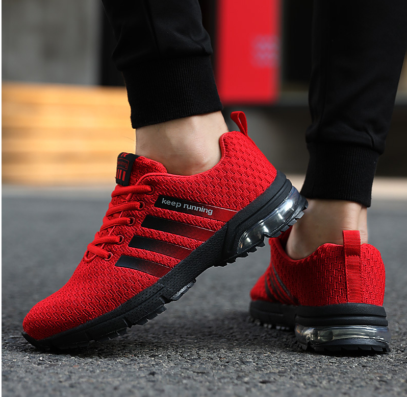 Selling couple sports shoes breathable mesh outdoor men and women running